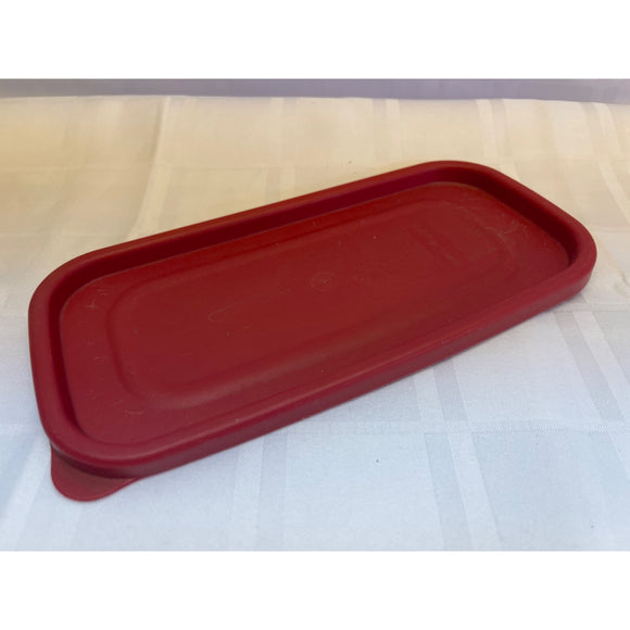 Rubbermaid Storage Container Lid 7N00 Red 9' X 4 3/8 Red Pre-owned