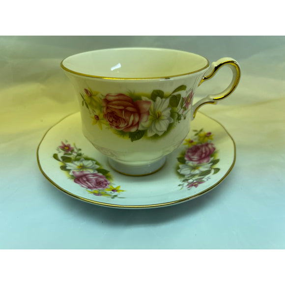 Queen Anne Teacup Saucer Set Fine Bone China England Pink White Roses