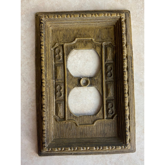 Edmar 0401 Cat. #5104 Plastic Wall Socket Outlet Cover Plate USED